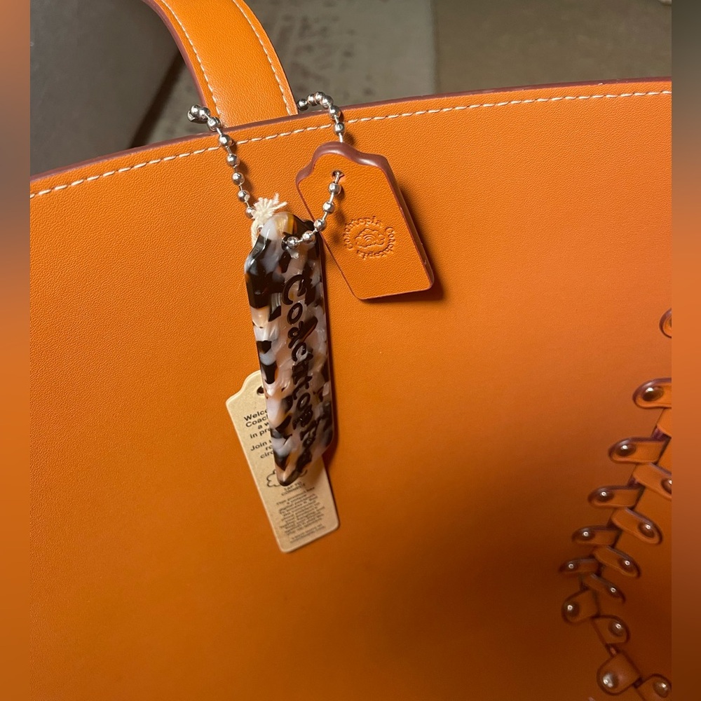 COACHTOPIA 🤎 Coach large Brown Amber Leather river lace up Tote Bag w/ Pouch NWT - Picture 16 of 16